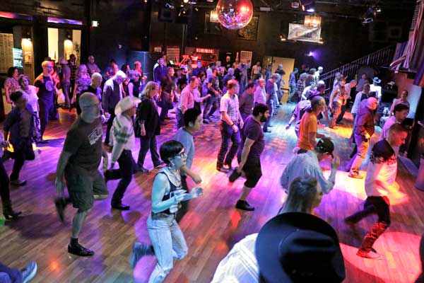 line dancing at Sundance Saloon